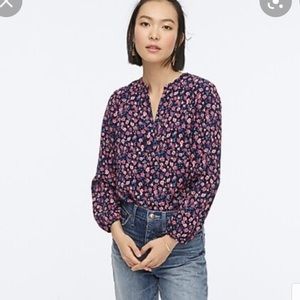 J Crew blue floral popover crepe vneck blouse